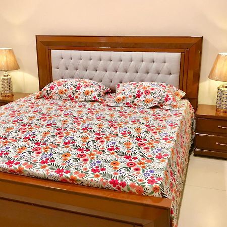 Atrium High Suite 2Bed Family Apartment Near Giga Mall 伊斯兰堡 外观 照片