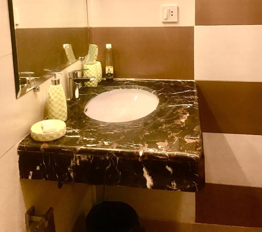 Atrium High Suite 2Bed Family Apartment Near Giga Mall 伊斯兰堡 外观 照片